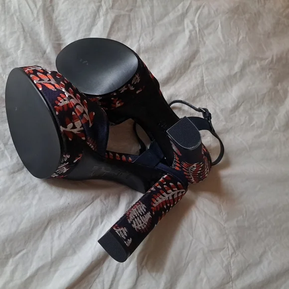 NWOB Tory Burch Solana Jacquard Strappy Platform Sandals Block HeelSize 8.5